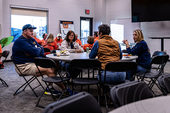 FindUrPeepsWk3_JimGormley_100925-6784