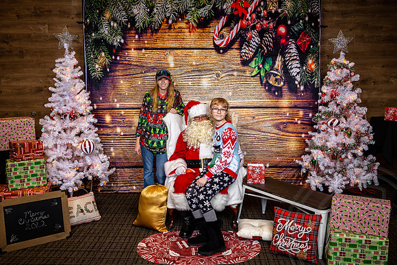 Santa-Givaudan_JimGormley_120322-4206