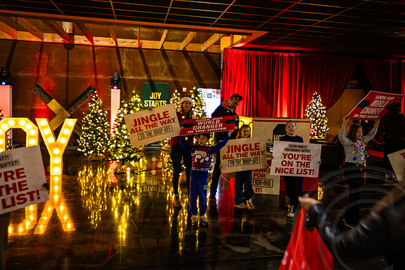 ChristmasMoviesWk2_JimGormley_120425-5278