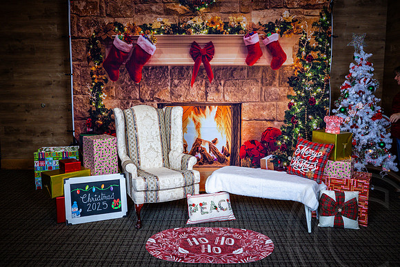 BreakfastSantaGivaudan_2025_JimGormley_121325-8867