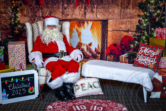 BreakfastSantaGivaudan_2025_JimGormley_121325-9000