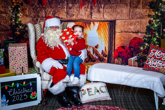 BreakfastSantaGivaudan_2025_JimGormley_121325-9001