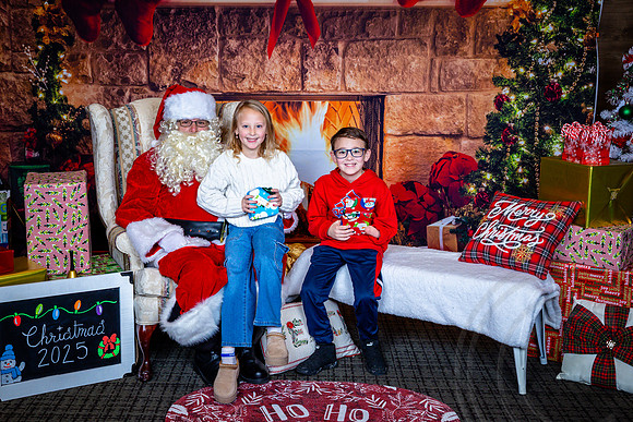BreakfastSantaGivaudan_2025_JimGormley_121325-9034