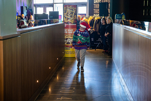 Santa-Givaudan_JimGormley_120322-4510