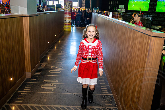 Santa-Givaudan_JimGormley_120322-4506
