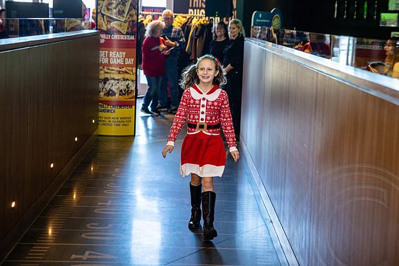 Santa-Givaudan_JimGormley_120322-4502