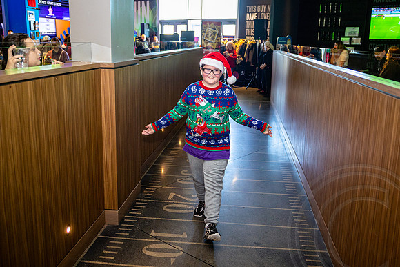 Santa-Givaudan_JimGormley_120322-4515