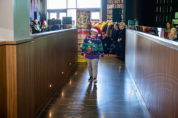 Santa-Givaudan_JimGormley_120322-4511