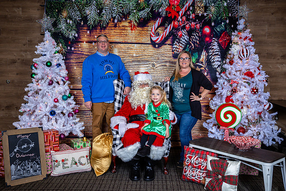 BreakfastWSantaGivaudan_JimGormley_120223-8031