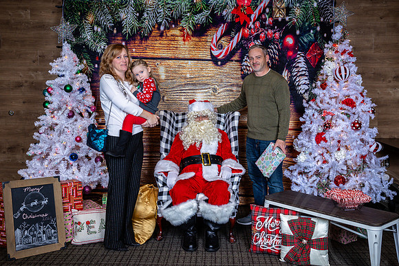BreakfastWSantaGivaudan_JimGormley_120223-8058