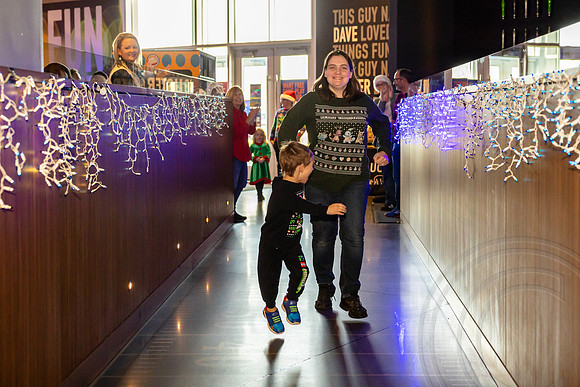 BreakfastWSantaGivaudan_JimGormley_120223-8314