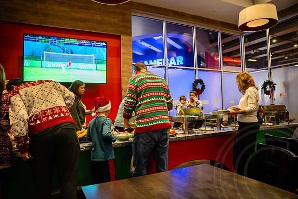 BreakfastWSantaGivaudan_JimGormley_120223-7971