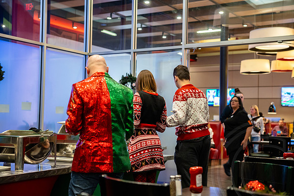 BreakfastWSantaGivaudan_JimGormley_120223-7974