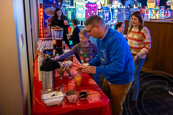 BreakfastWSantaGivaudan_JimGormley_120223-7975