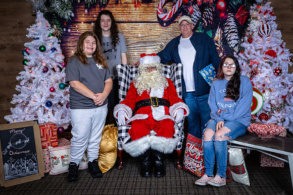 BreakfastWSantaGivaudan_JimGormley_120223-8025