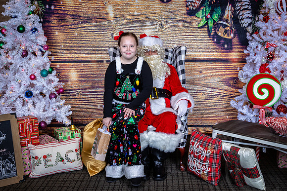BreakfastWSantaGivaudan_JimGormley_120223-8027-2