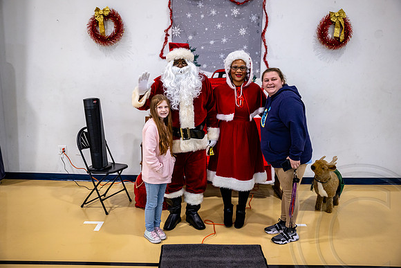 ChristmasStMonica_JimGormley_121423-9728