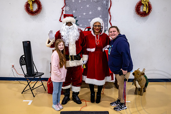 ChristmasStMonica_JimGormley_121423-9729