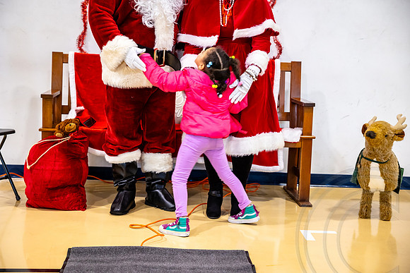 ChristmasStMonica_JimGormley_121423-9752