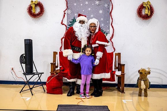 ChristmasStMonica_JimGormley_121423-9765