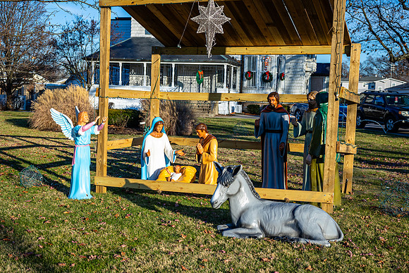 ChristmasStMonica_JimGormley_121423-9626