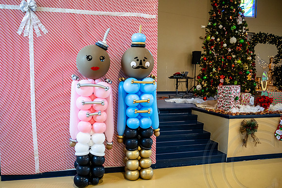 ChristmasStMonica_JimGormley_121423-9630