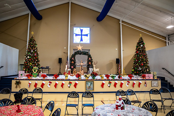 ChristmasStMonica_JimGormley_121423-9633