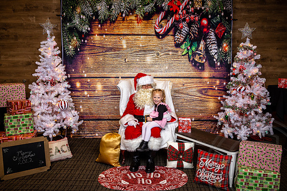 Santa-Givaudan_JimGormley_120322-4202