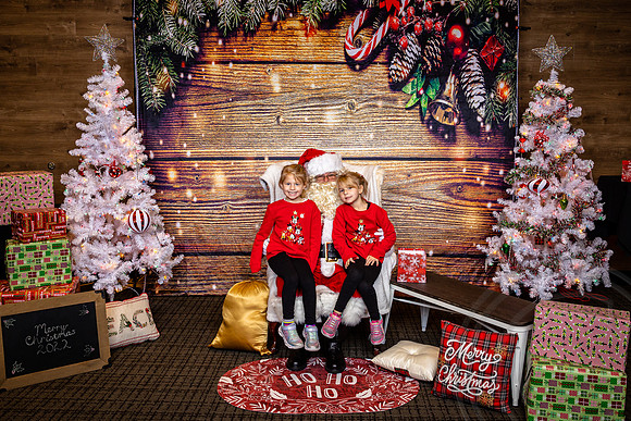 Santa-Givaudan_JimGormley_120322-4212
