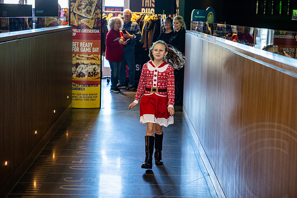 Santa-Givaudan_JimGormley_120322-4501
