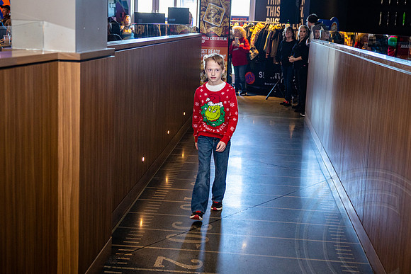 Santa-Givaudan_JimGormley_120322-4523
