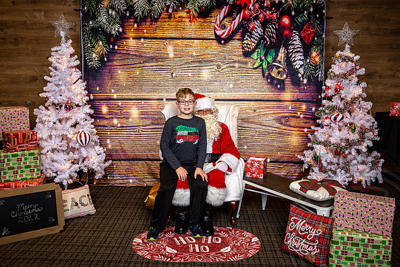 Santa-Givaudan_JimGormley_120322-4234