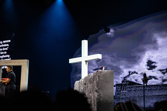 GoodFriday_JimGormley_041825-7364